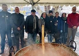 Un millar de personas viven el auténtico ambiente de la Fiesta de la Asadura de Güéjar Sierra