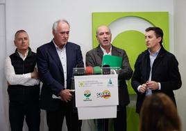 Los representantes de las organizacionesa agrarias Nicolás Chica, Miguel Monferrer, Manuel del Pino y Gustavo Ródenas en rueda de prensa conjunta.