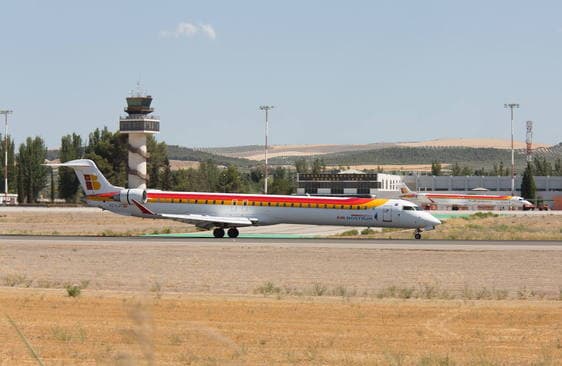 Avión de Iberia en el aeródromo de Chauchina.