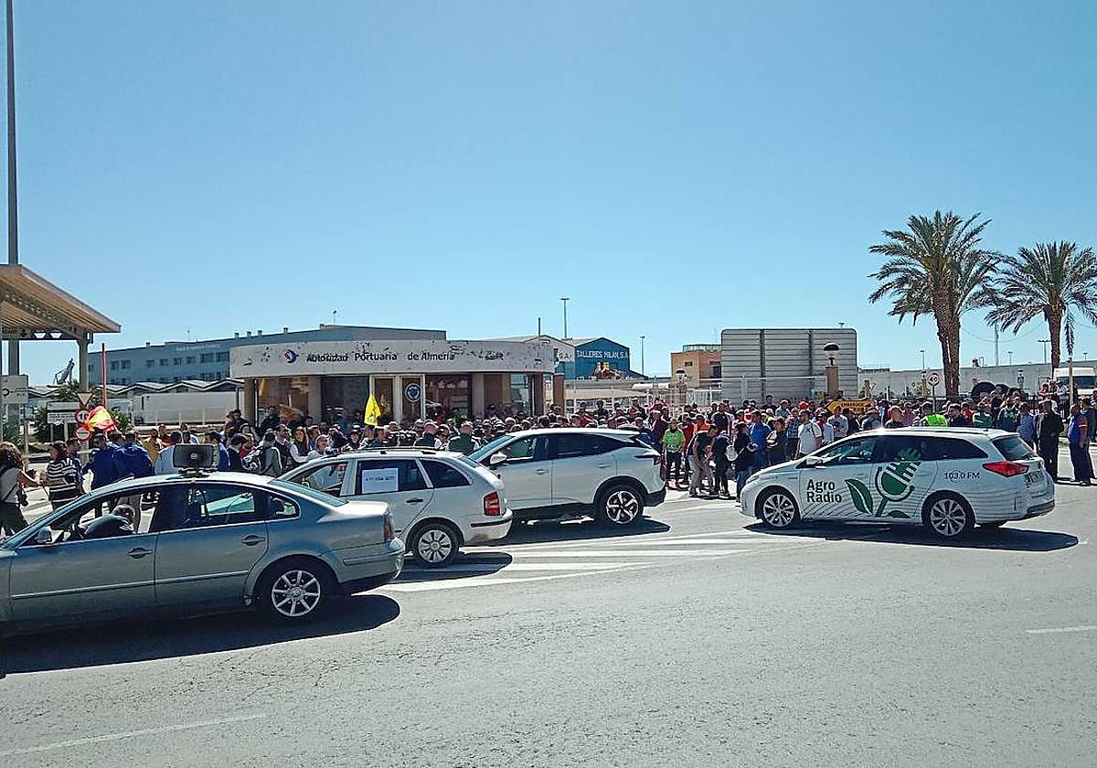 Una de las imágenes del Puerto, cortado por los manifestantes.