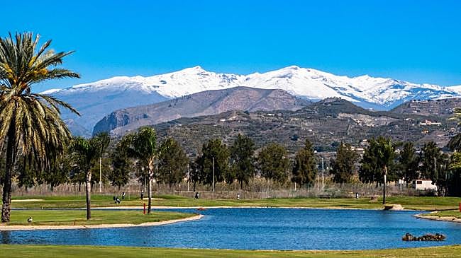 Imagen después - El Veleta marca la dirección. Parte delantera y trasera de Sierra Nevada, desde Granada capital y desde Motril.