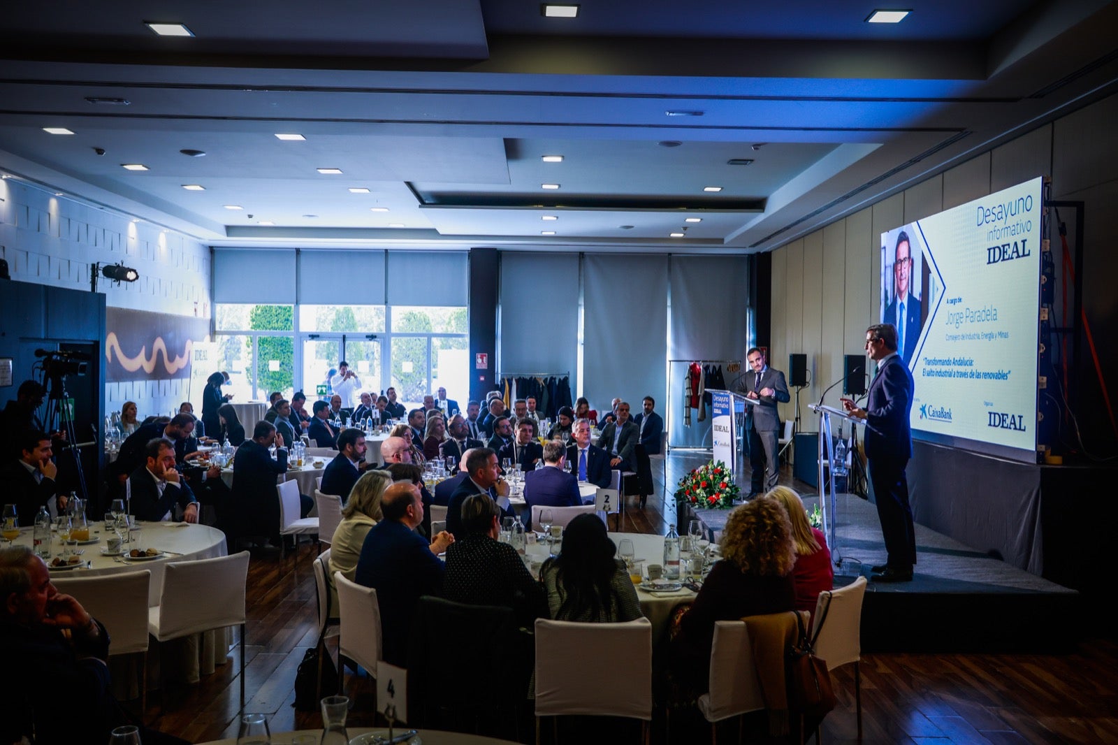 El desayuno IDEAL con el consejero Paradela, en imágenes