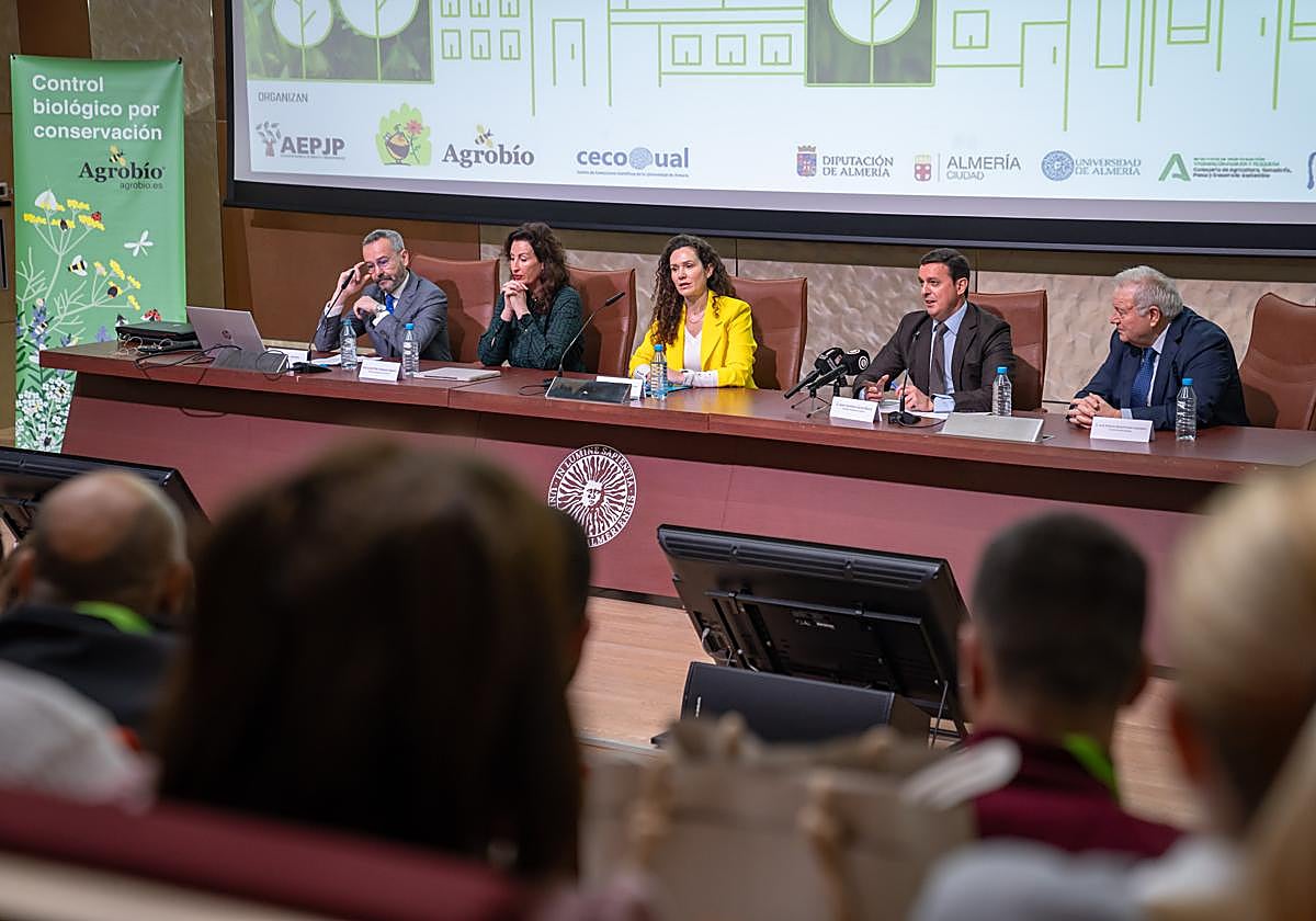 Unas jornadas abordan el mantenimiento de parques y jardines mediante técnicas de control biológico