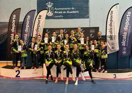 Gimnastas del club granadino Balans, en Alcalá de Guadaíra.