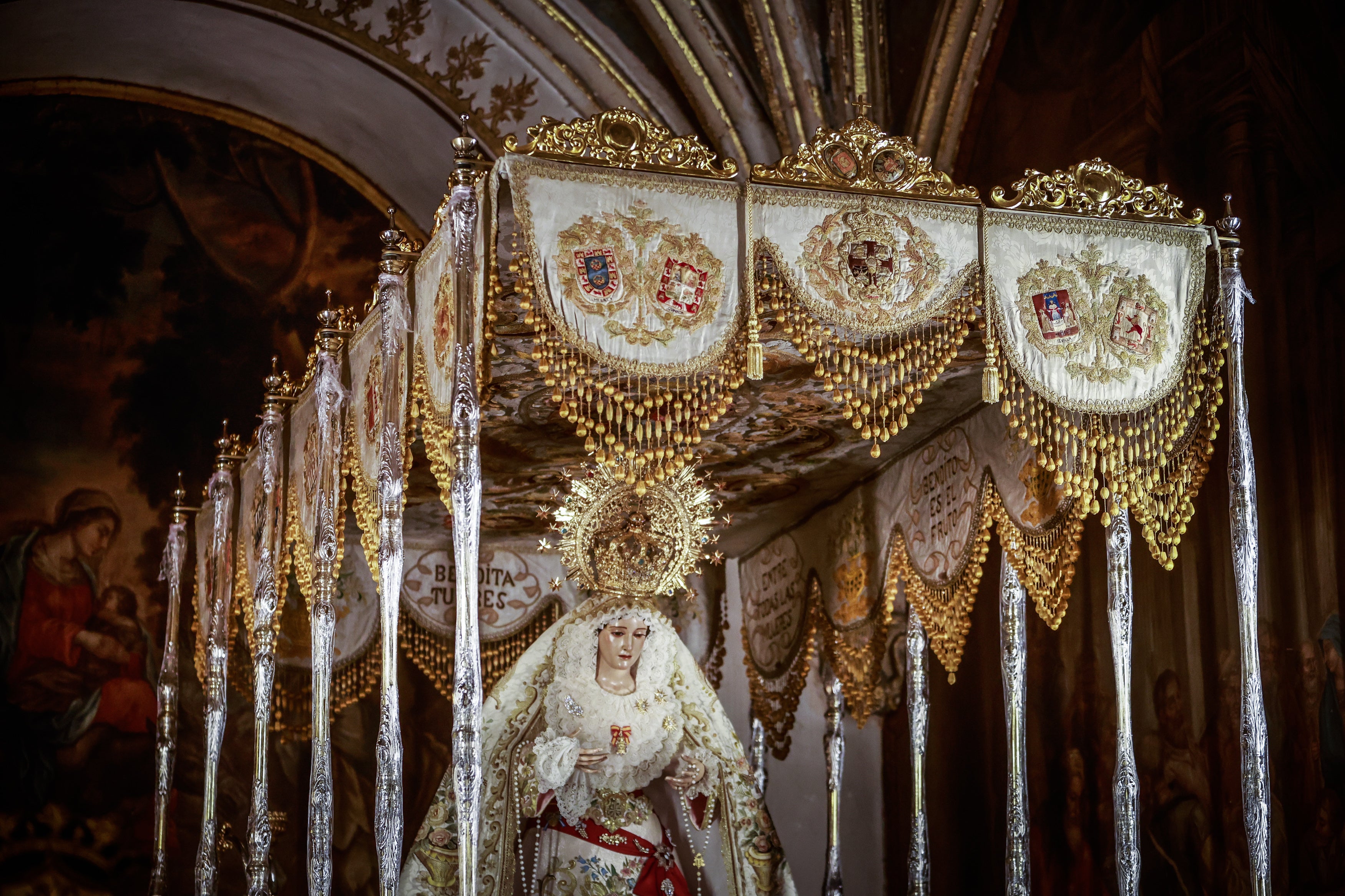 Imagen principal - Palio de la Virgen de la Victoria restaurado.