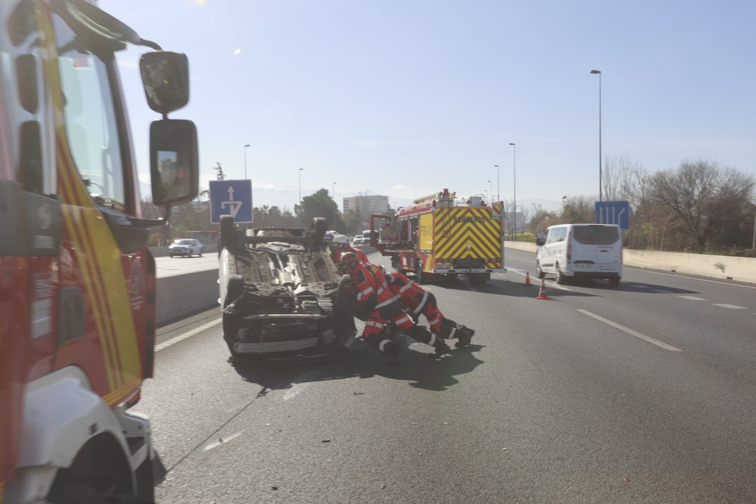 Espectaculares imágenes de un accidente en la autovía de Granada