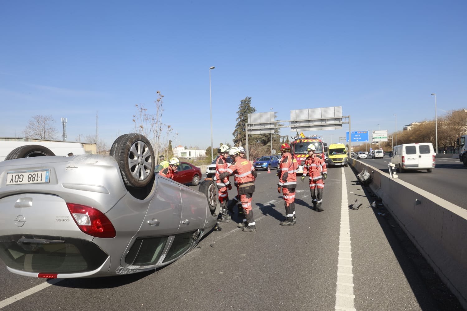 Espectaculares imágenes de un accidente en la autovía de Granada