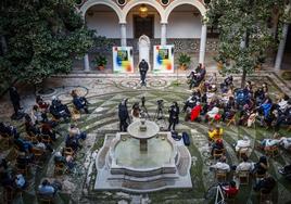 Acto inaugural del Día Mundial de la Poesía en 2022, en el patio del Ayuntamiento.