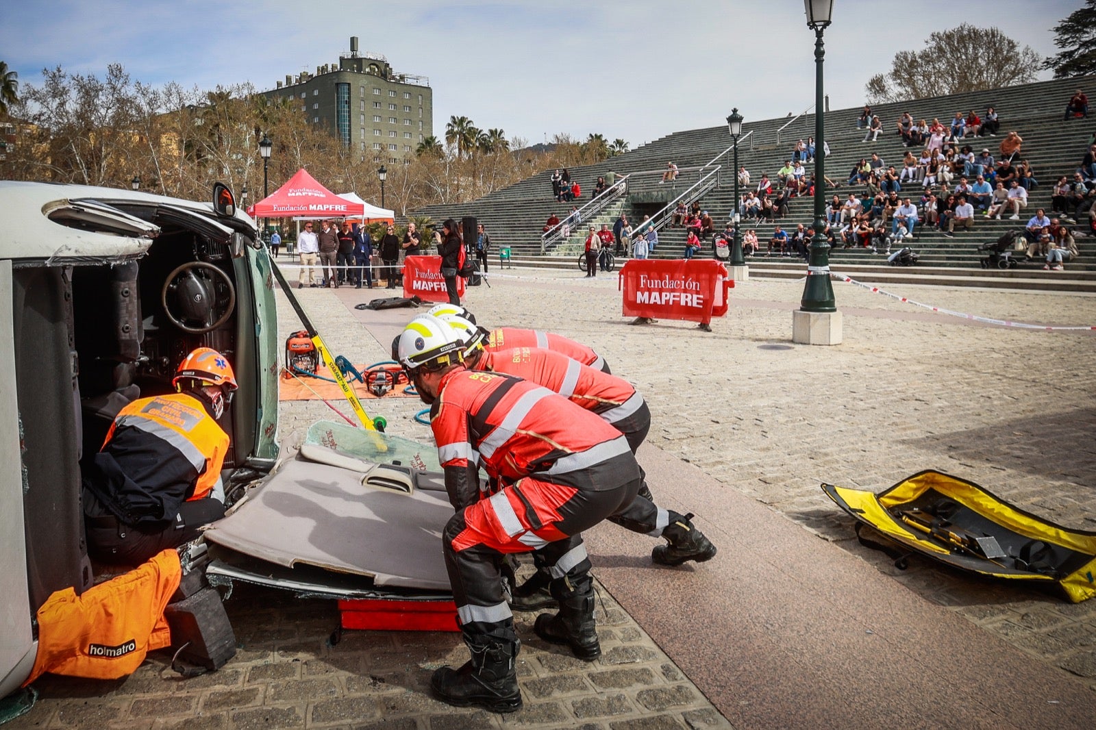El espectacular simulacro de gran accidente en Granada, en imágenes
