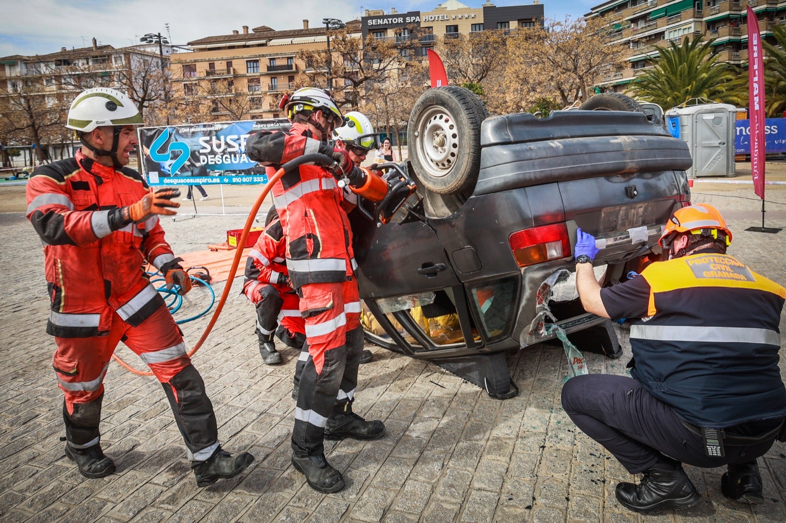 El espectacular simulacro de gran accidente en Granada, en imágenes