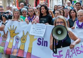 Concentración contra la violencia machista en Granada.