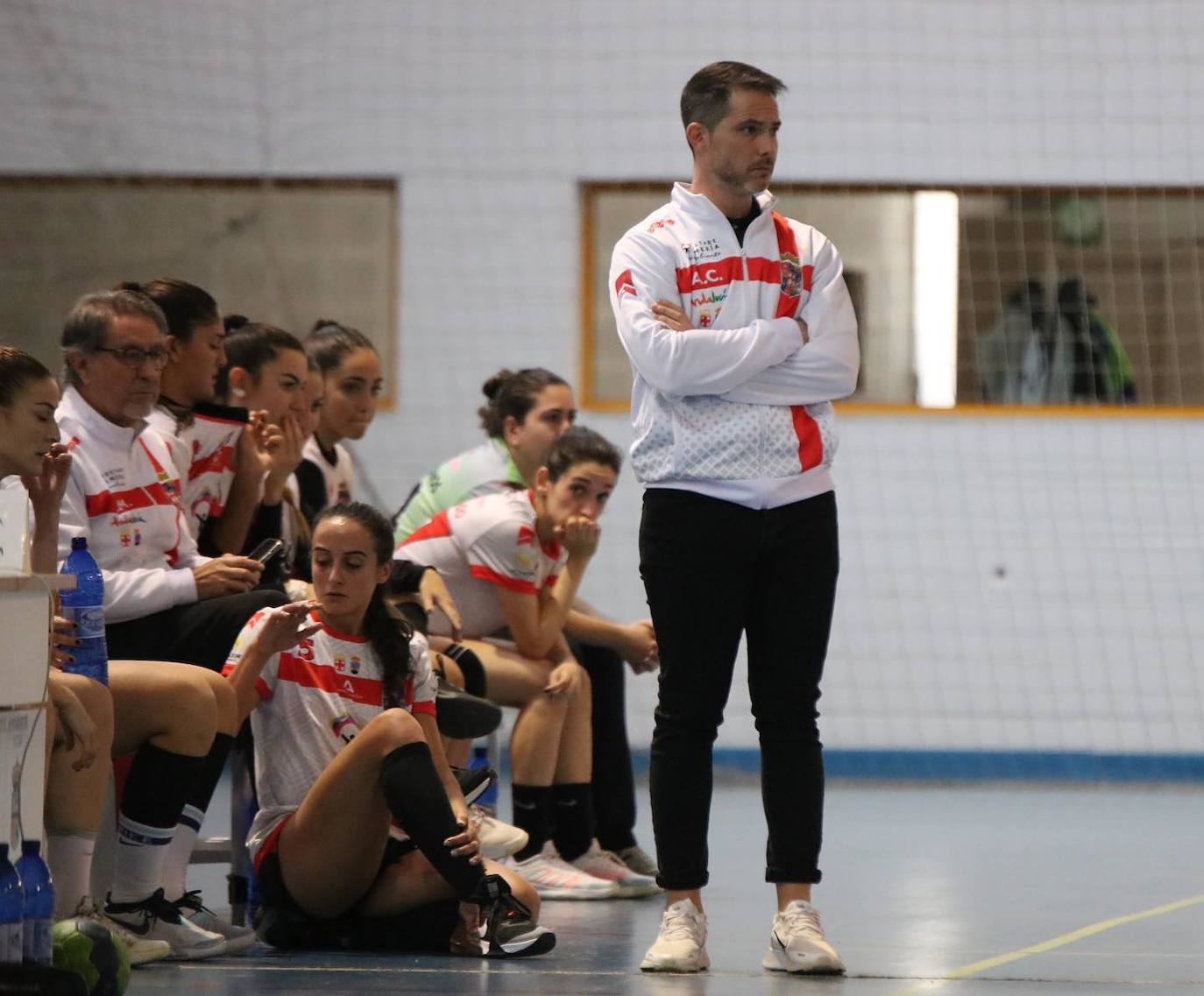 El entrenador almeriense ha estado nueve años seguidos en los banquillos