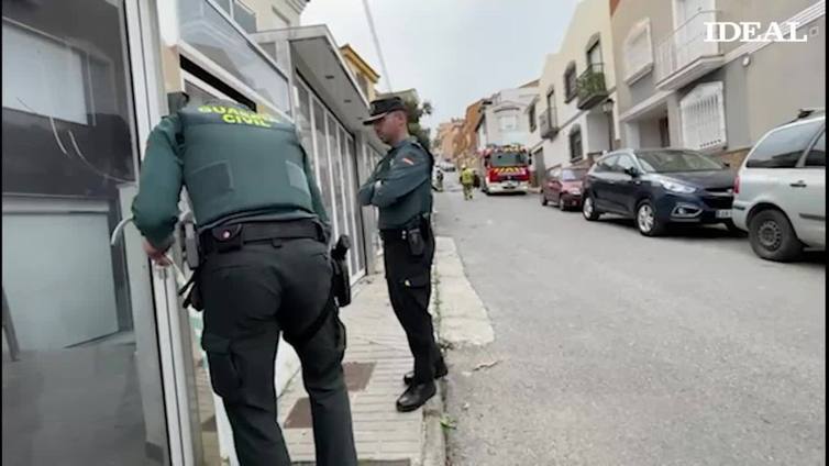 Acordonan un edificio de Las Gabias tras atrincherarse un vecino