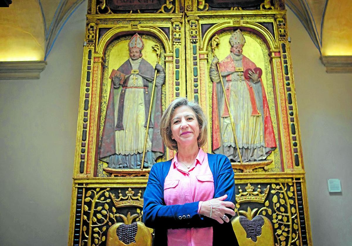 Julia Ramos, en el palacio de la Madraza, uno de los edificios restaurados por ella y su equipo.