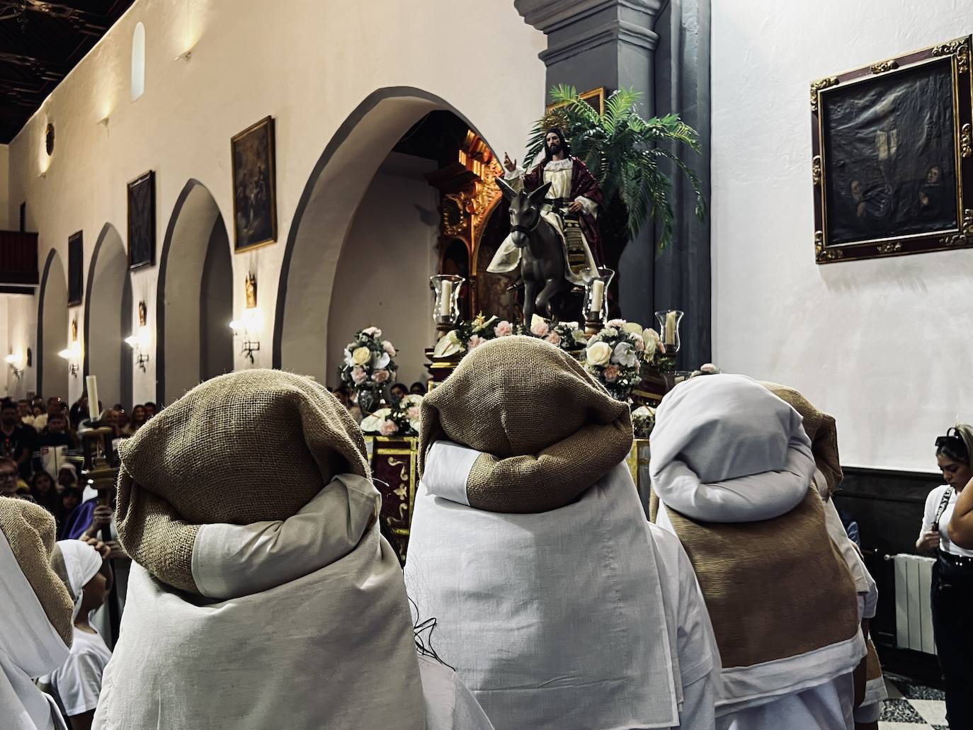 El ensayo y la bendición de la Borriquilla de Churriana de la Vega, en imágenes