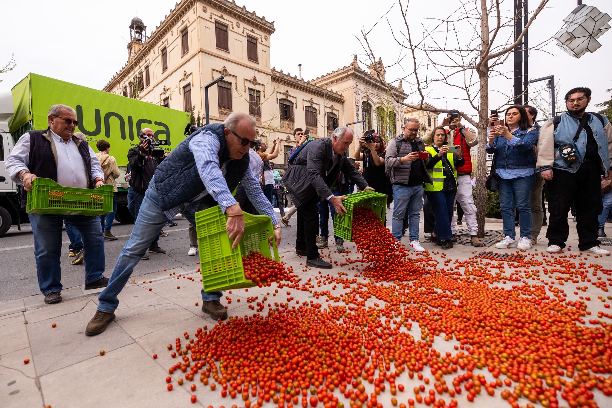 La tractorada de Granada, en imágenes