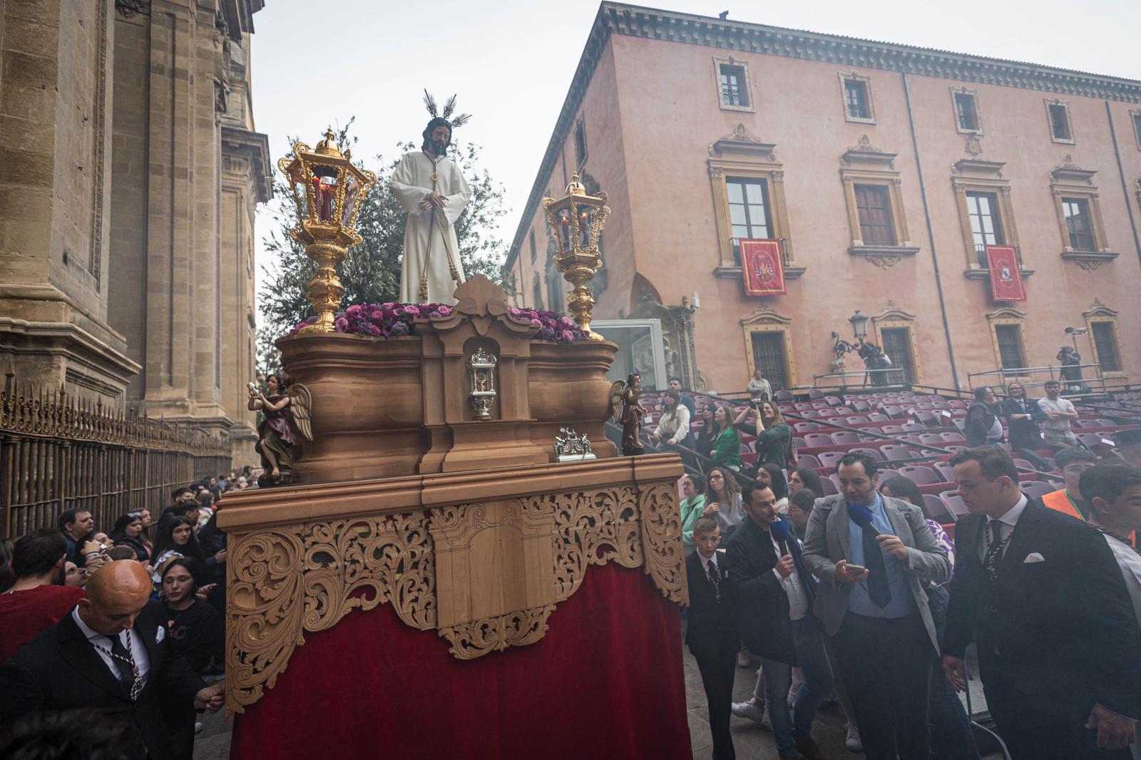 Las imágenes más íntimas y sorprendentes del Domingo de Ramos en Granada