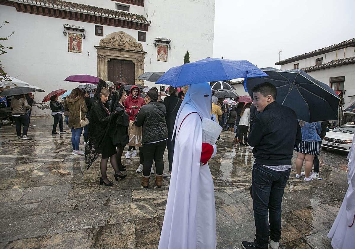 El protocolo de las cofradías granadinas si llueve: quién decide y la clave del aeropuerto