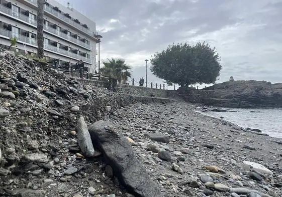El temporal daña las playas de Almuñécar