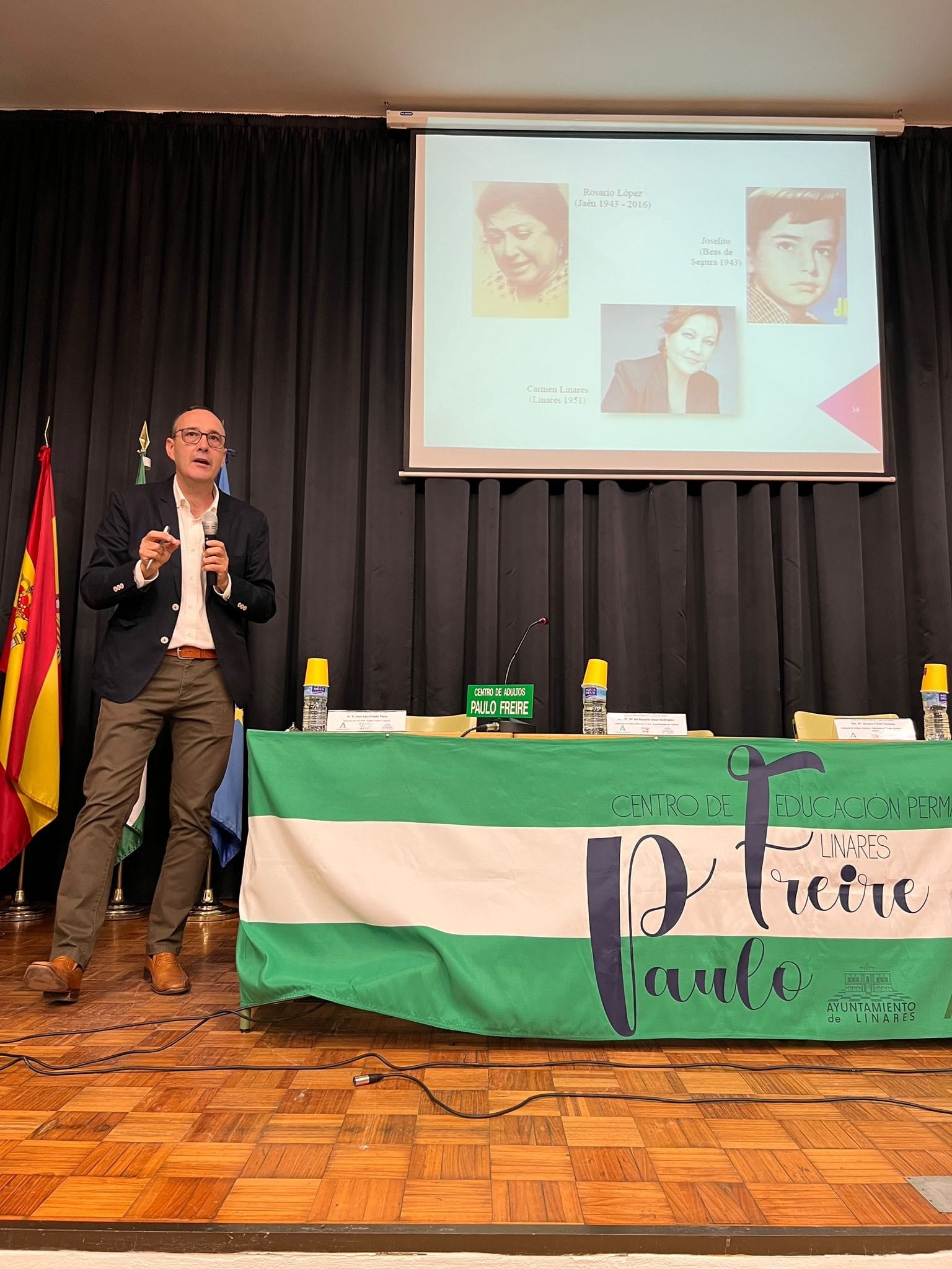 Francisco Linares durante una conferencia.