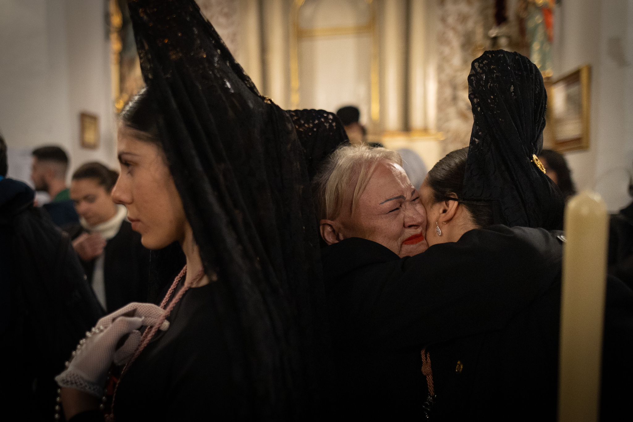 Las fotos de los momentos más íntimos y emotivos del Lunes Santo en Granada