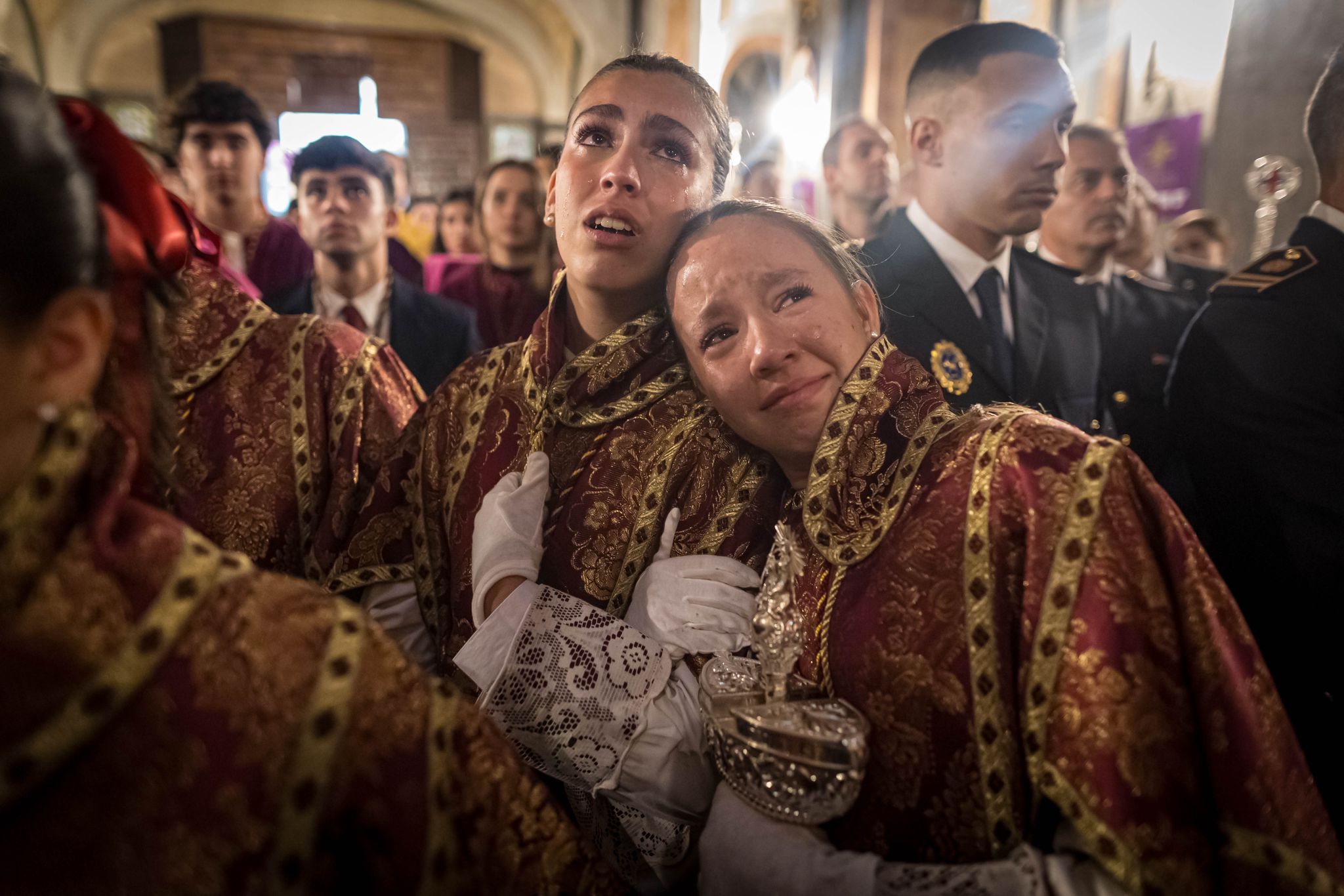 Las fotos de los momentos más íntimos y emotivos del Lunes Santo en Granada