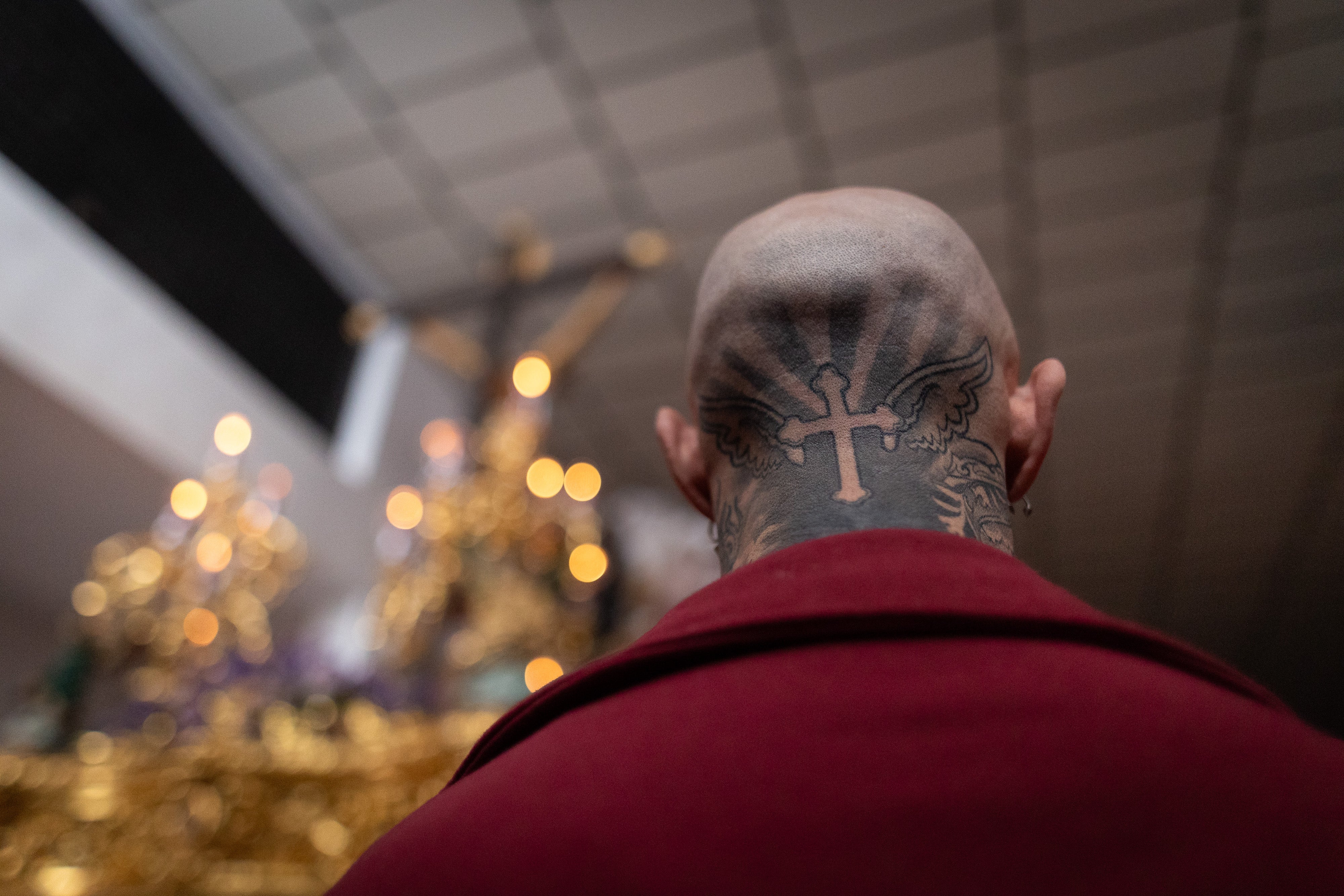 Las fotos de un Martes Santo huérfano en Granada con emoción y lágrimas