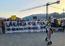 Protesta del 13 de marzo contra el tráfico rodado en el parque de La Alameda.