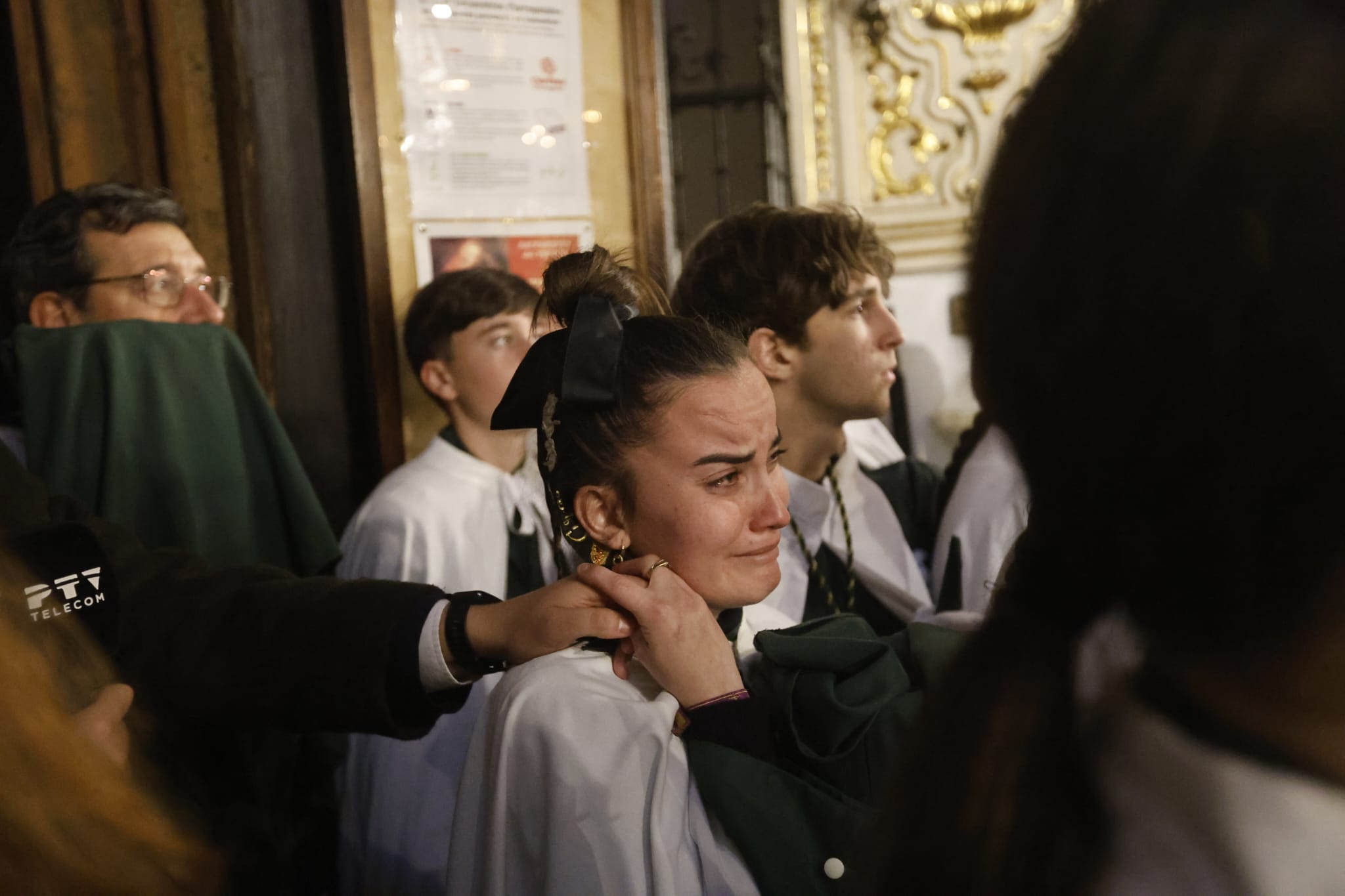 Las fotos de un Martes Santo huérfano en Granada con emoción y lágrimas