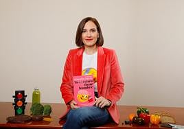 La Boticaria García, con su nuevo libro.