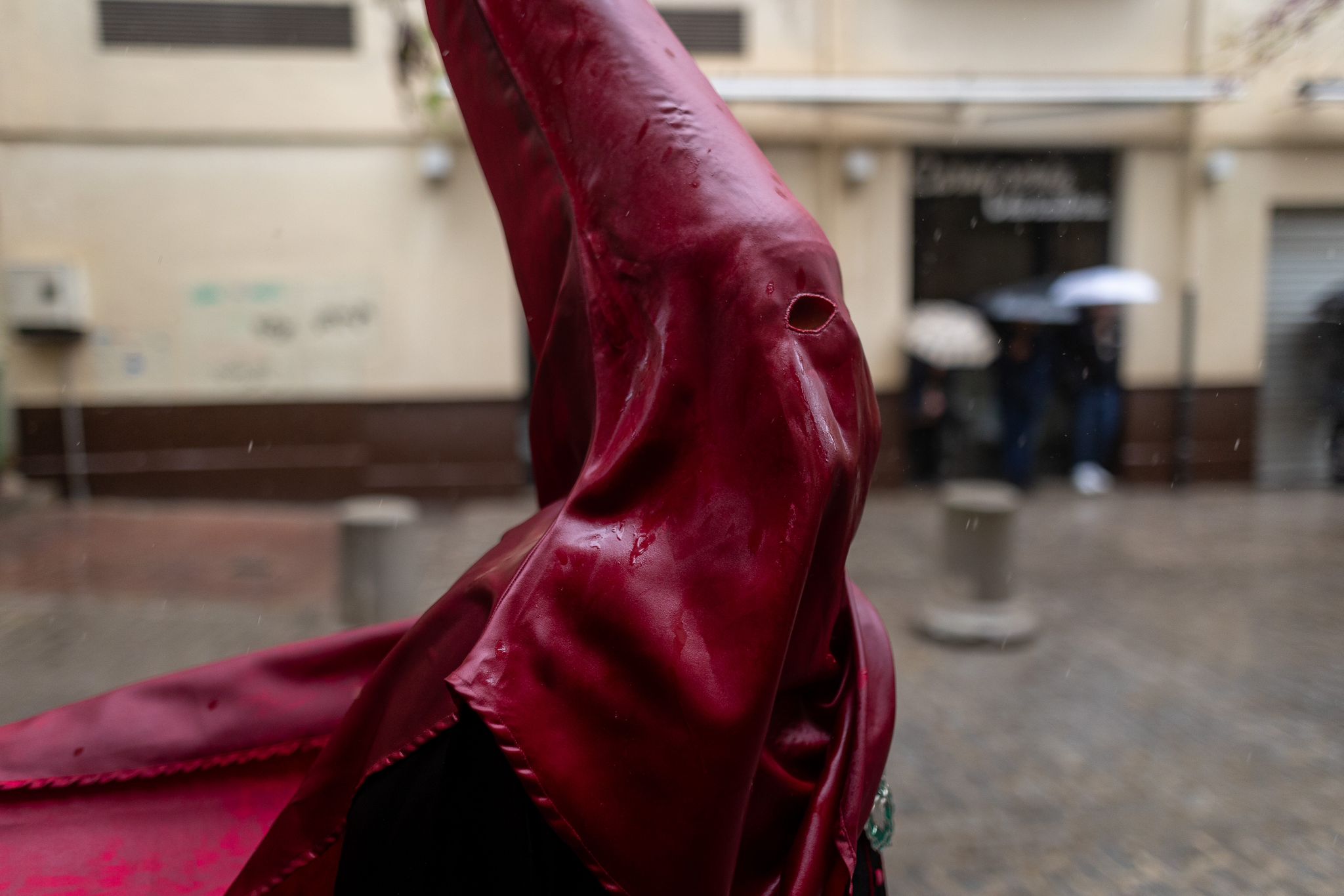 Las imágenes de un Viernes Santo de emoción en Granada