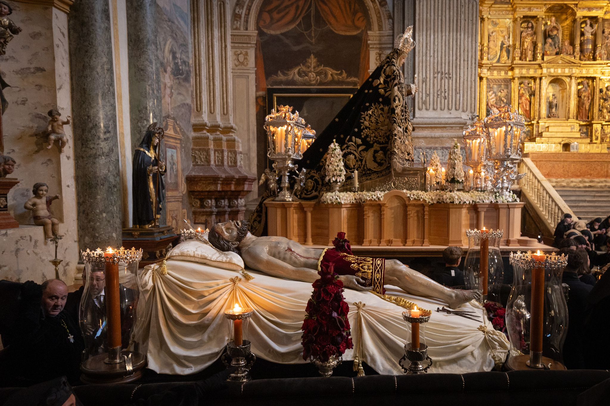 Las imágenes de un Viernes Santo de emoción en Granada