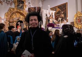 La hongkonesa Gracia Cheng se convirtió en hermana de la Alhambra hace 25 años