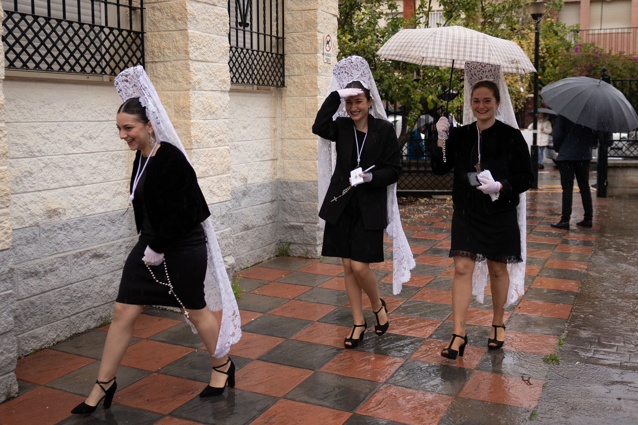 Las imágenes del Domingo de Resurrección en Granada