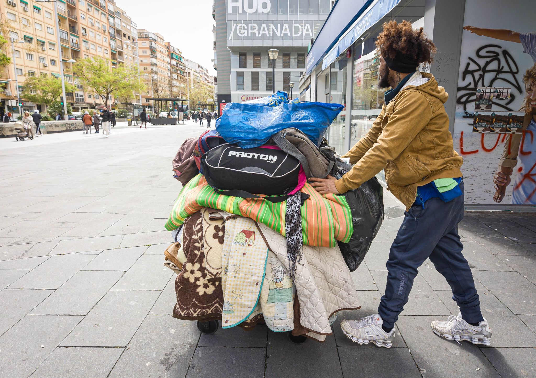 Las imágenes del desalojo de personas sin hogar en la zona de Arabial