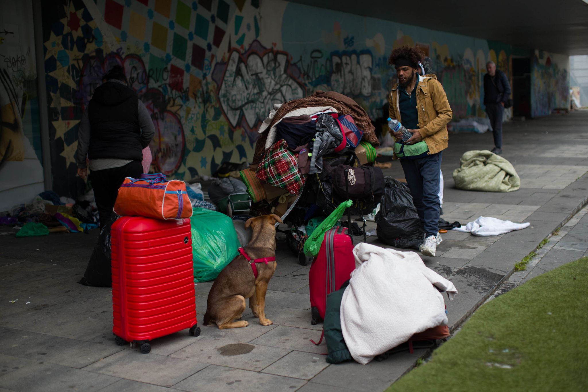 Las imágenes del desalojo de personas sin hogar en la zona de Arabial