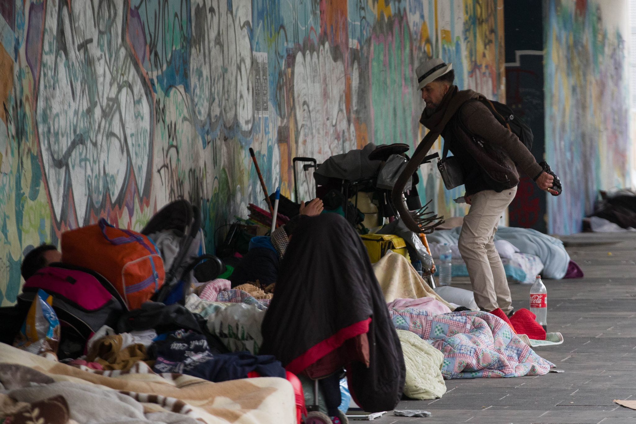 Las imágenes del desalojo de personas sin hogar en la zona de Arabial