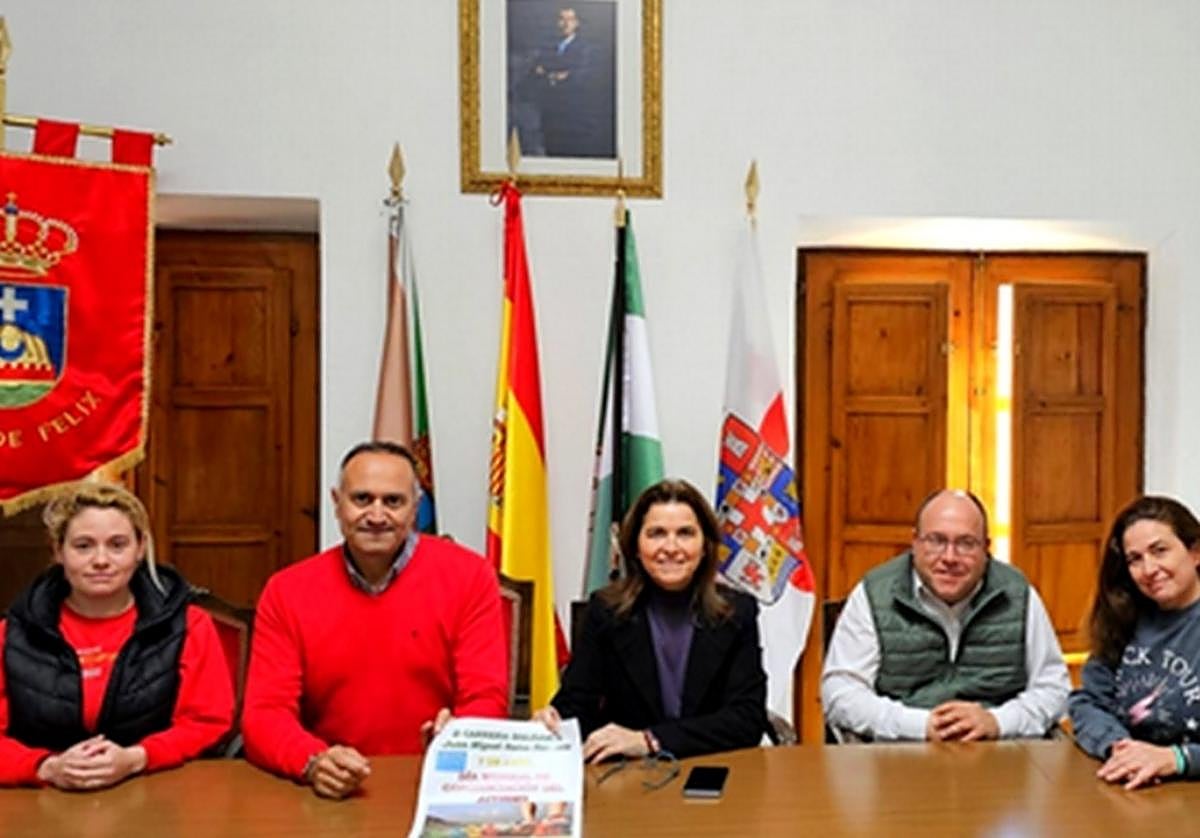 La presentación del acto en el Ayuntamiento de Felix.