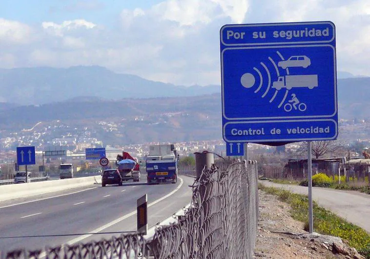 Las carreteras de Granada cuentan con un radar cada 40 kilómetros