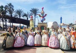 Más de 3.500 falleros y falleras convierten Almería en una Valencia en Fallas