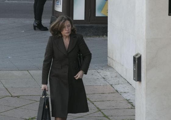 Isabel Nieto, a su entrada a los juzgados de la Caleta en 2020