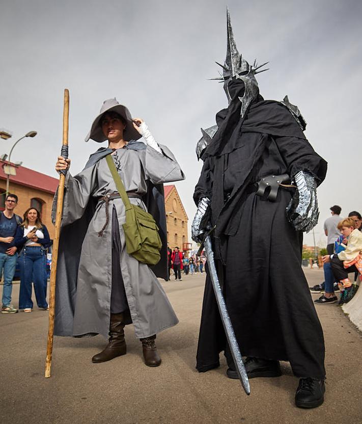 Imagen secundaria 2 - Varios Spiderman, los personajes de Breaking Bad y Gandalf y Sauron.