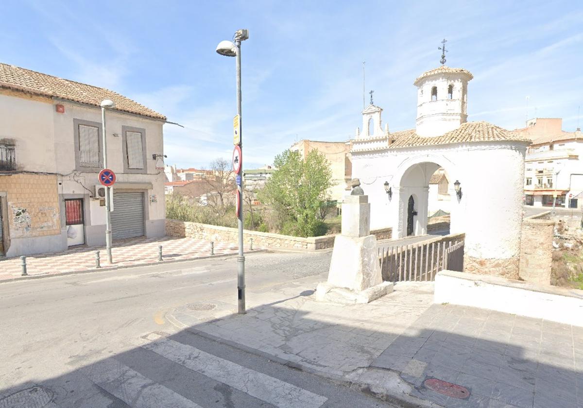 Los hechos se produjeron sobre las diez y media de la noche en las inmediaciones del Puente de la Virgen de la localidad.