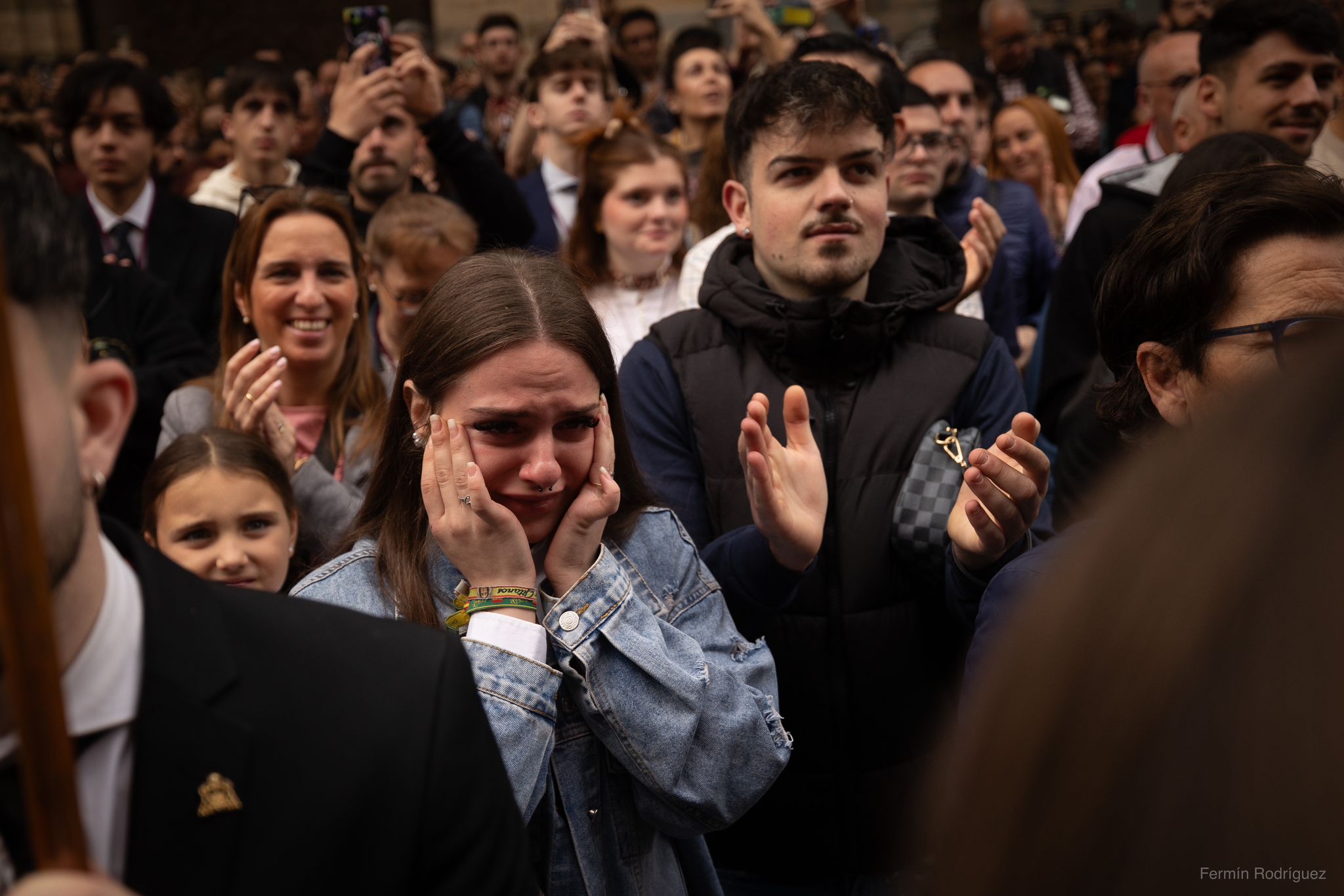 Las imágenes del espectacular traslado del Cristo de los Gitanos en Granada