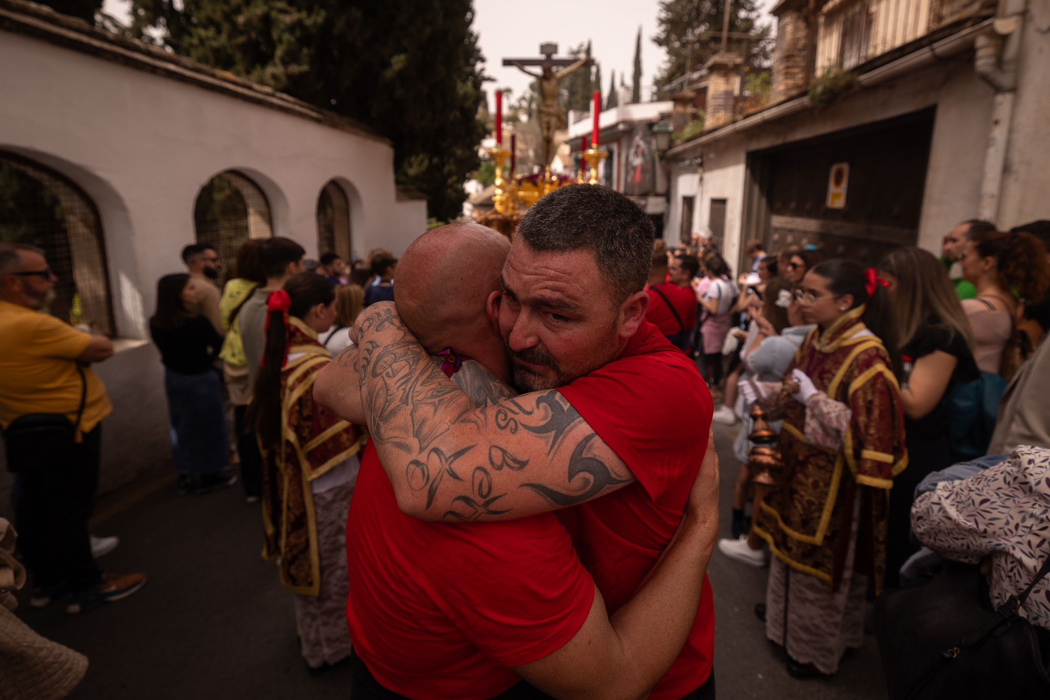 Las imágenes del espectacular traslado del Cristo de los Gitanos en Granada