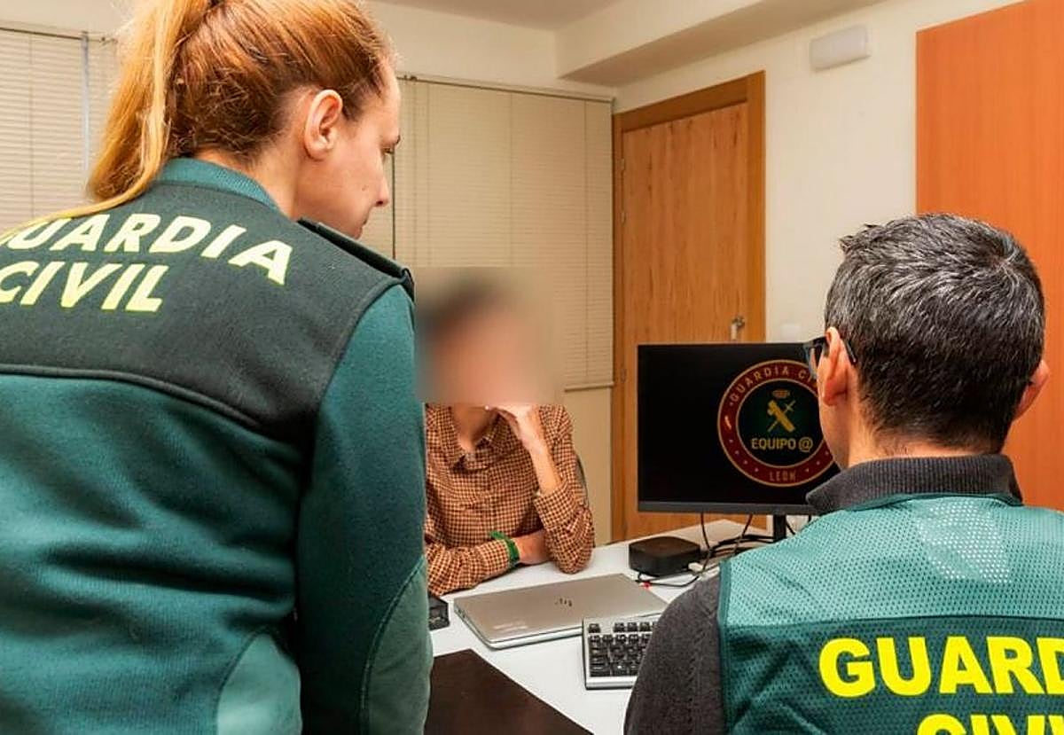 Equipo @ de la Guardia Civil.