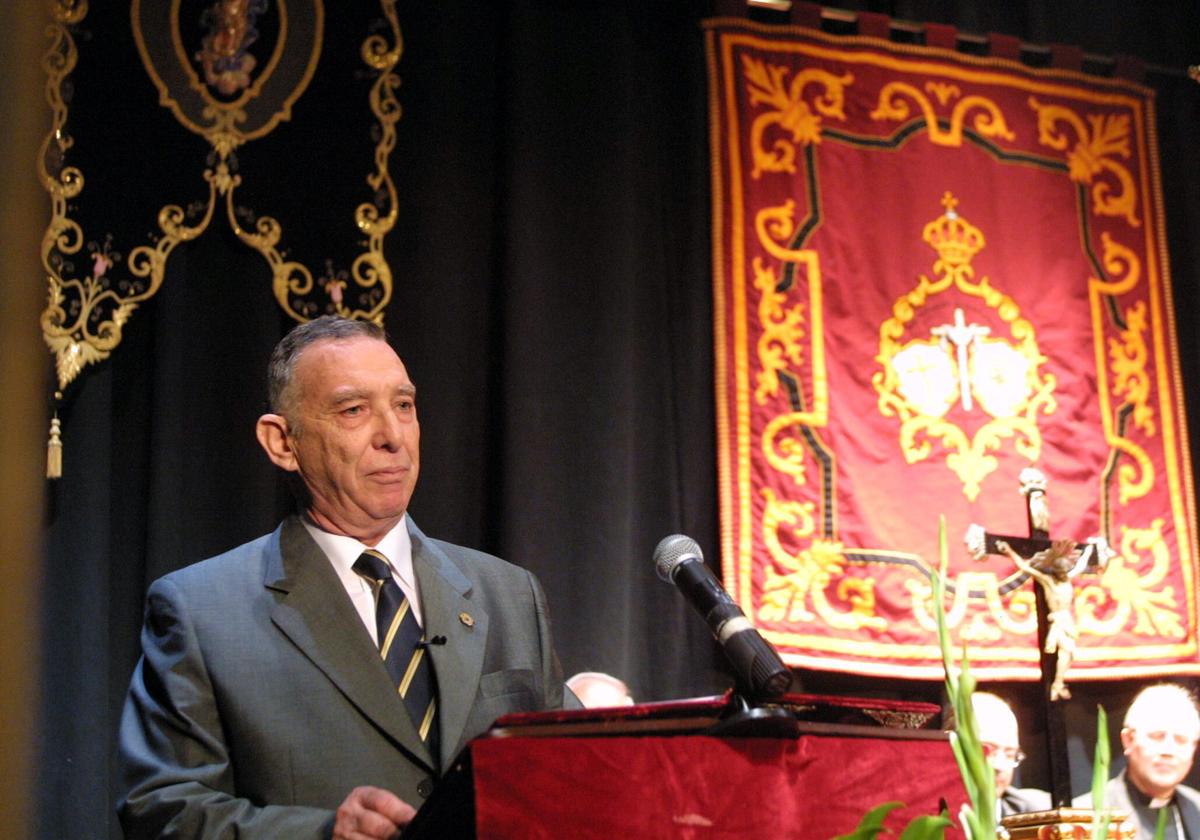 Muere nazario yuste, el catedrático de la ual amante de la semana santa | ideal