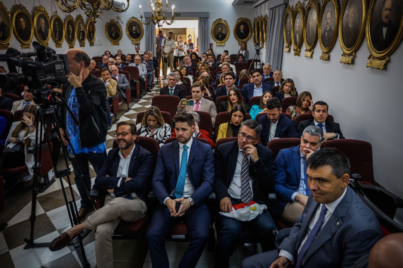 Las imágenes de la presentación del libro de Pepe Macanás