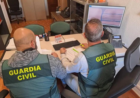 Imagen de archivo de una investigación de la Guardia Civil.