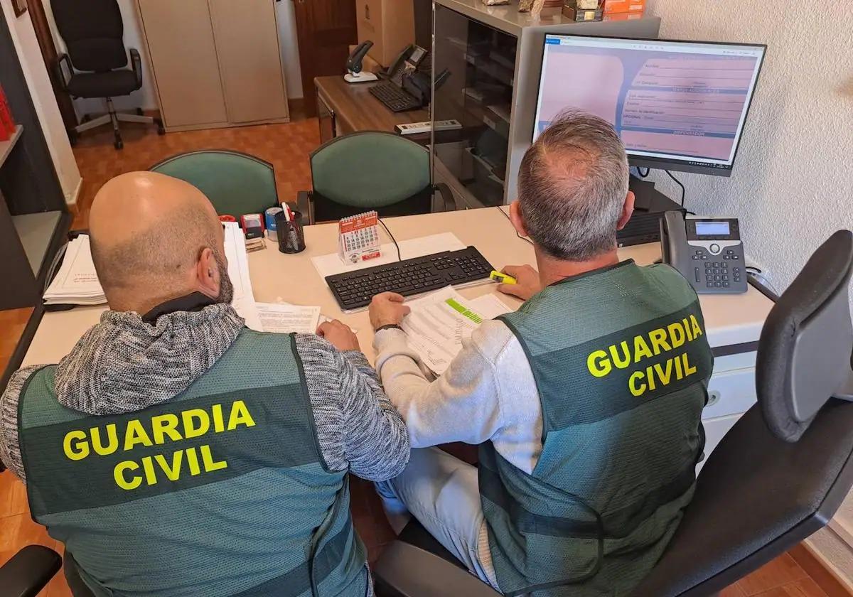 Imagen de archivo de una investigación de la Guardia Civil.